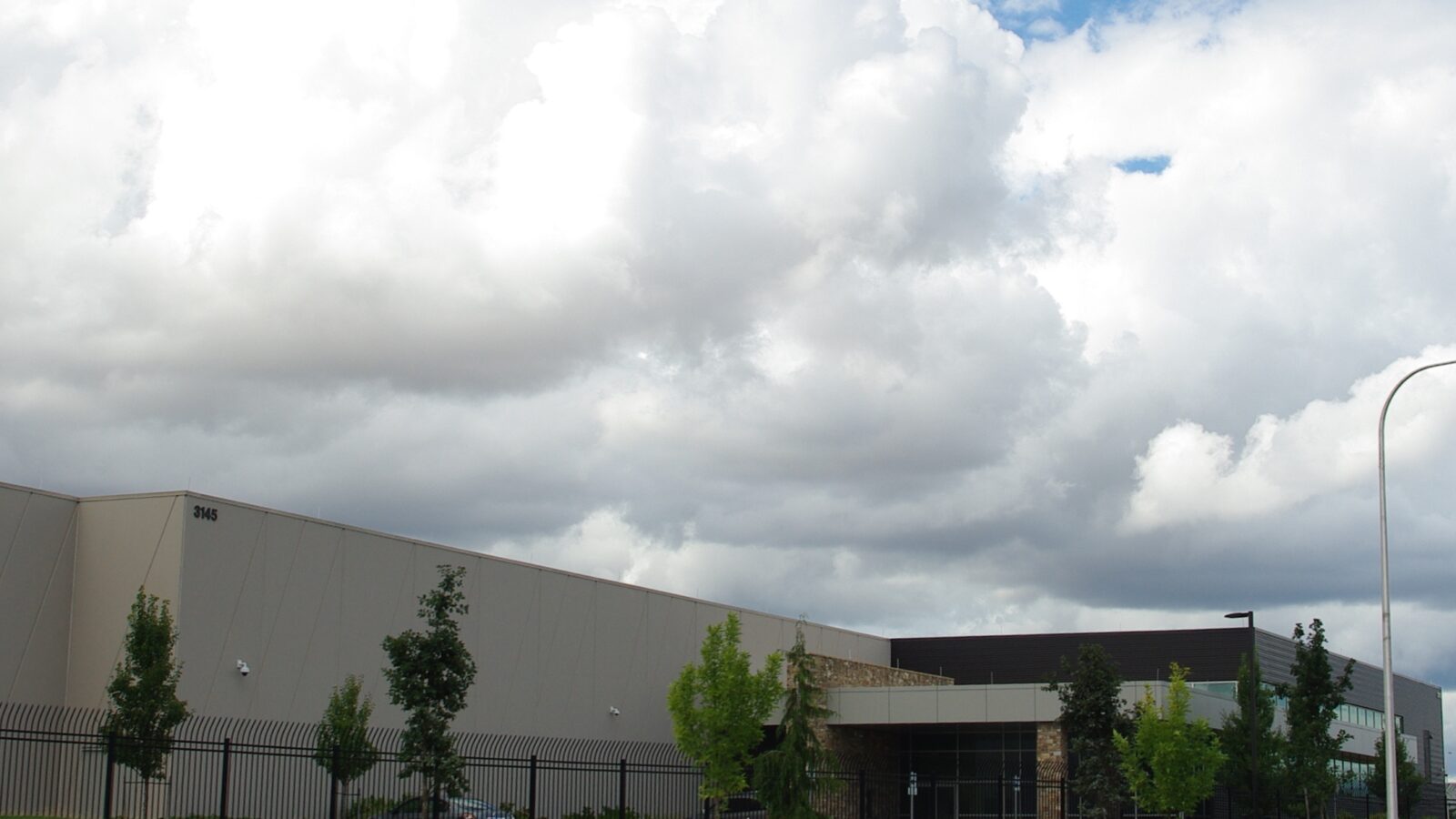 Cloud vs. Edge Computing: Where the Real Work Happens