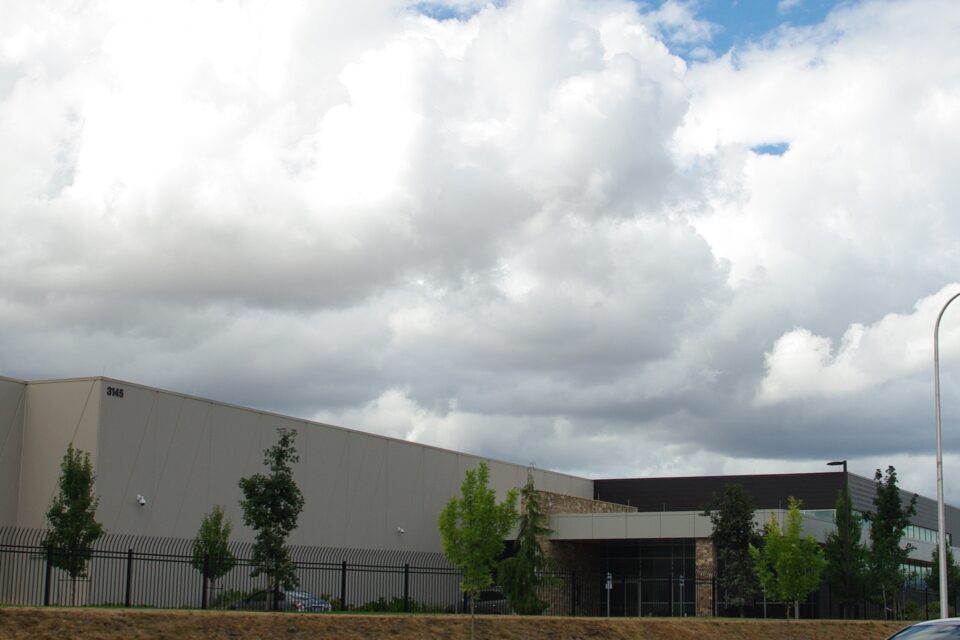 Cloud vs. Edge Computing: Where the Real Work Happens
